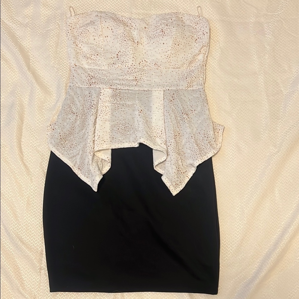 Elegant White and Black Strapless Dress